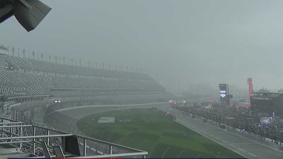 What happens if rain delays Daytona 500?